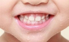 老一辈的人说:小孩子长牙太早不好命苦是真的吗