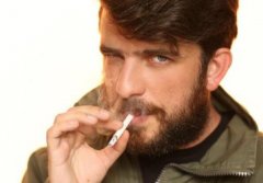 男人吸烟的十大危害 戒烟可以借助戒烟工具