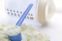 奶粉过敏都有哪些症状？奶粉过敏跟湿疹怎么区分？