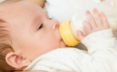 婴儿奶瓶多久换一次合适?注意更换频率否则易长蛀牙